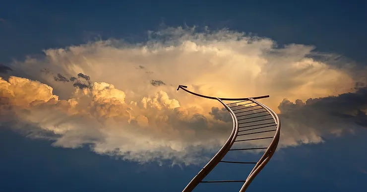 imagem de uma escada chegando ate as nuvens. 12 afirmações positivas.